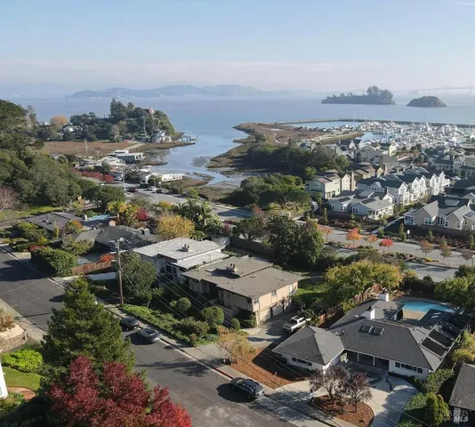 $1,575,000 | 28 Bonnie Banks Way, San Rafael, CA 94901
