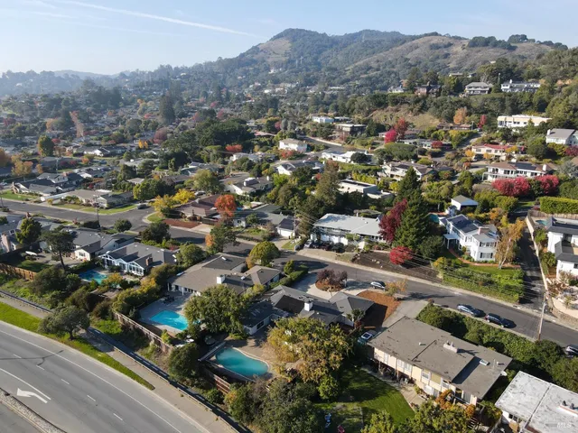 $1,575,000 | 28 Bonnie Banks Way, San Rafael, CA 94901