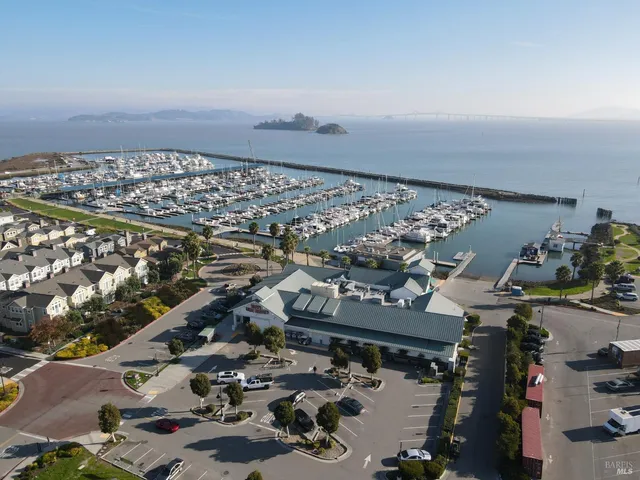 $1,575,000 | 28 Bonnie Banks Way, San Rafael, CA 94901