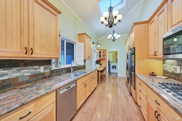 $1,575,000 | 28 Bonnie Banks Way, San Rafael, CA 94901