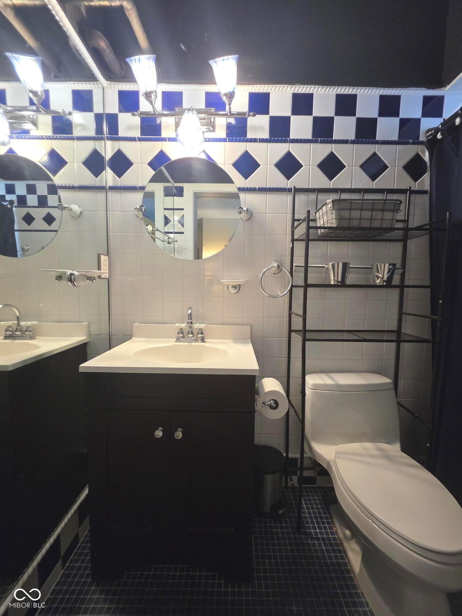 230 9th Street, Unit 111 Indianapolis, IN 46204 - Photo 12 of 17