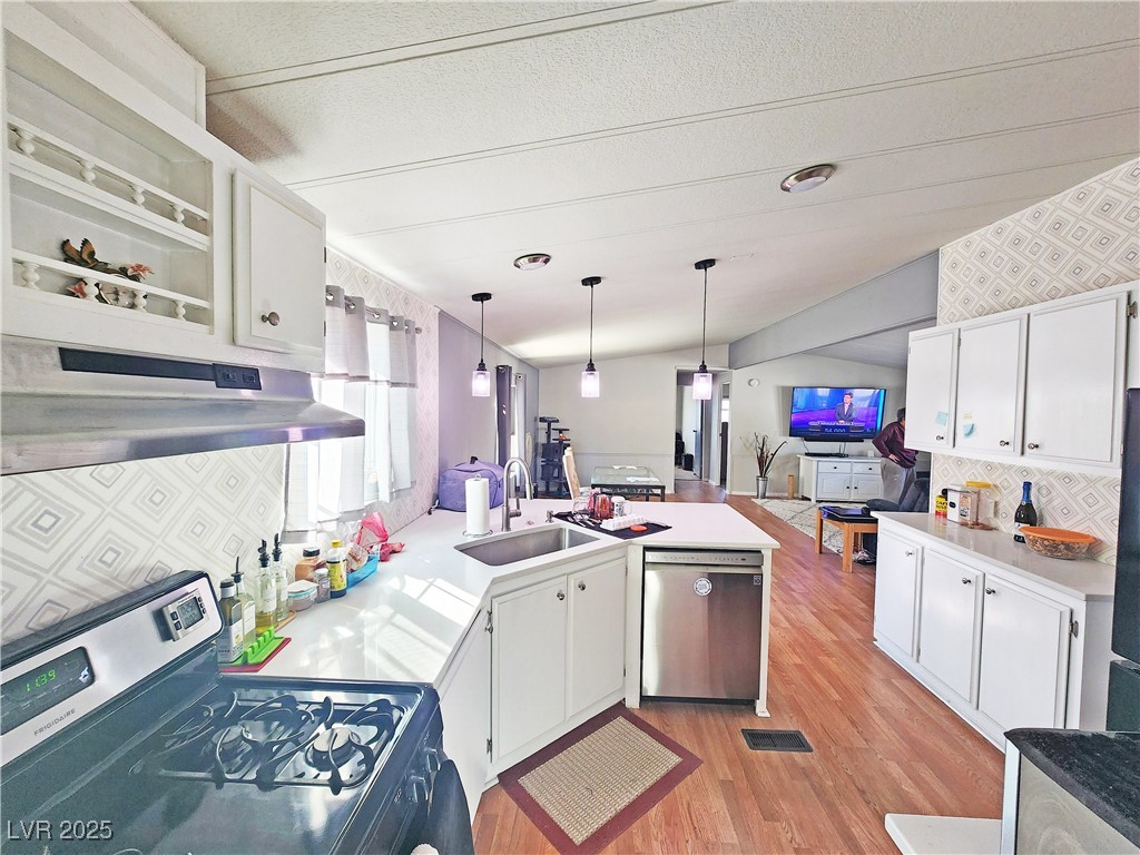860 Gold Point Road Pahrump, NV 89060 - Photo 9 of 38 Gallery Image 9