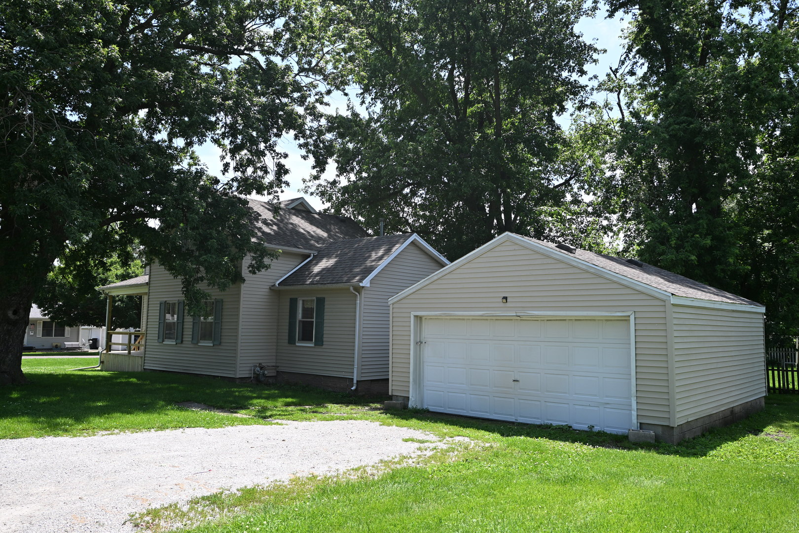 302 South Summit Street El Paso, IL 61738 - Photo 4 of 22