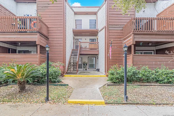 $120,000 | 10527 Perrin Beitel, Unit C211, San Antonio, TX 78217