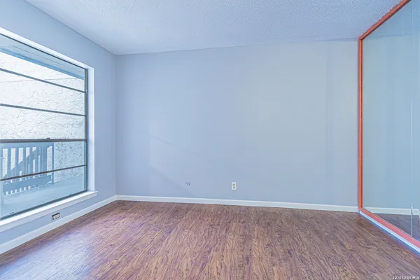 $120,000 | 10527 Perrin Beitel, Unit C211, San Antonio, TX 78217