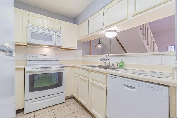 $120,000 | 10527 Perrin Beitel, Unit C211, San Antonio, TX 78217