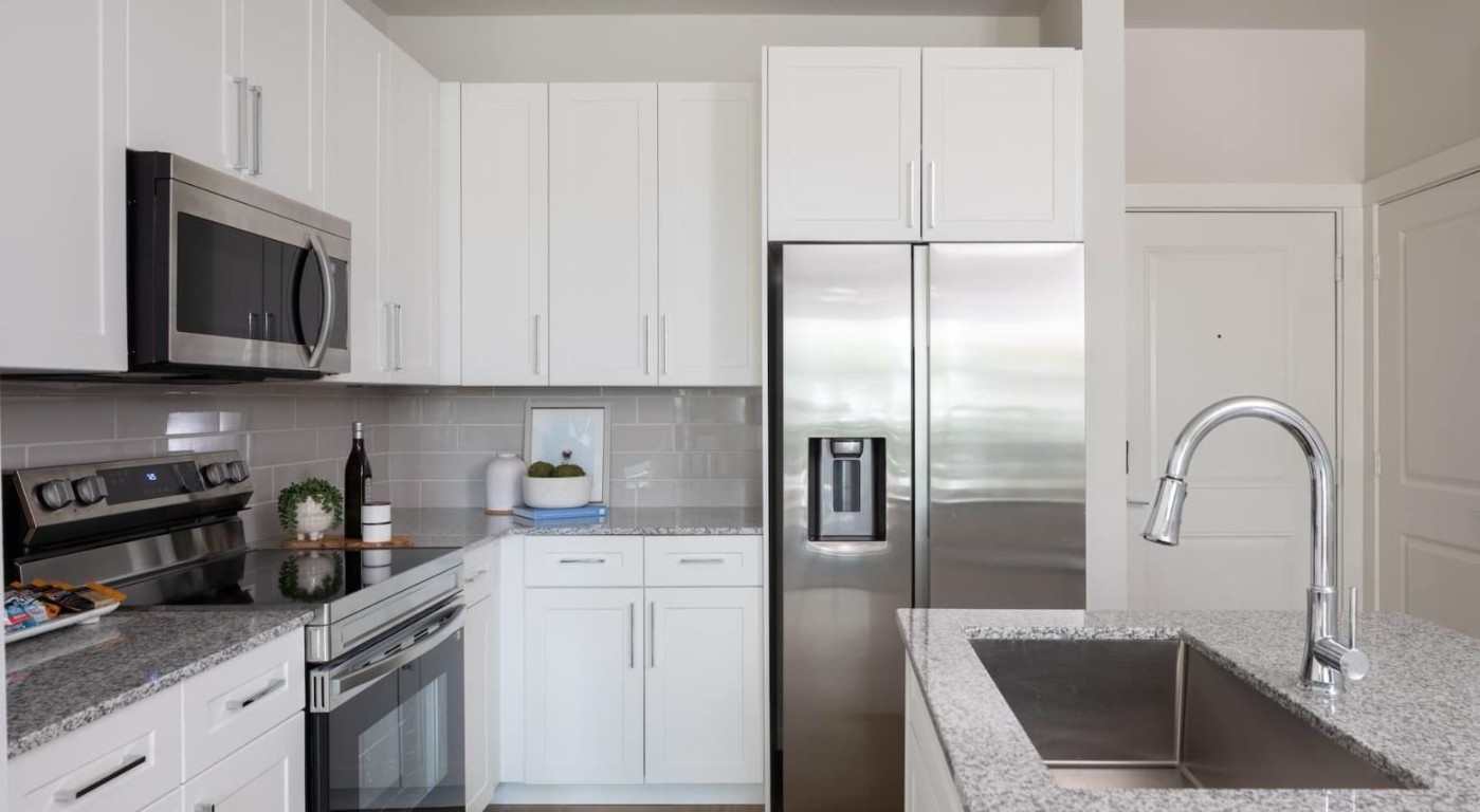 19101 Town Ridge Lane, Unit 7313 Webster, TX 77598 - Photo 4 of 30