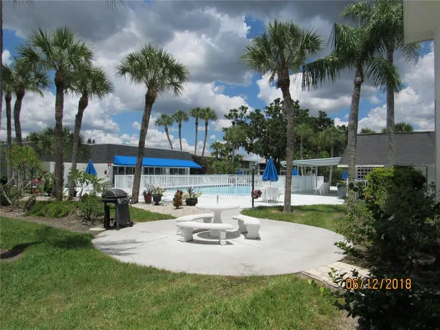 $2,000 | 4703 1st St Court West, Unit 393, Bradenton, FL 34207
