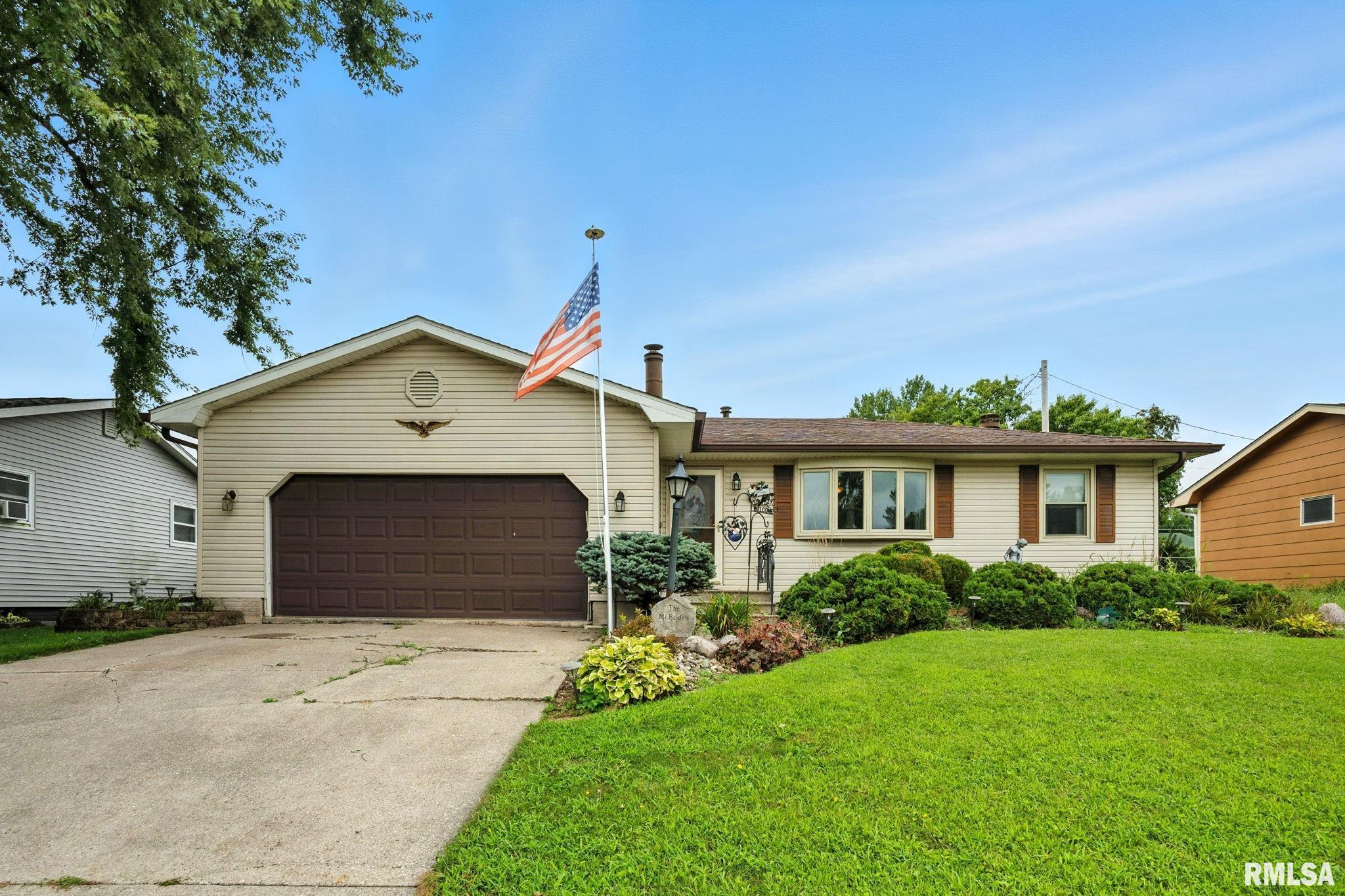 606 12th Avenue Hampton, IL 61256 - Photo 1 of 32