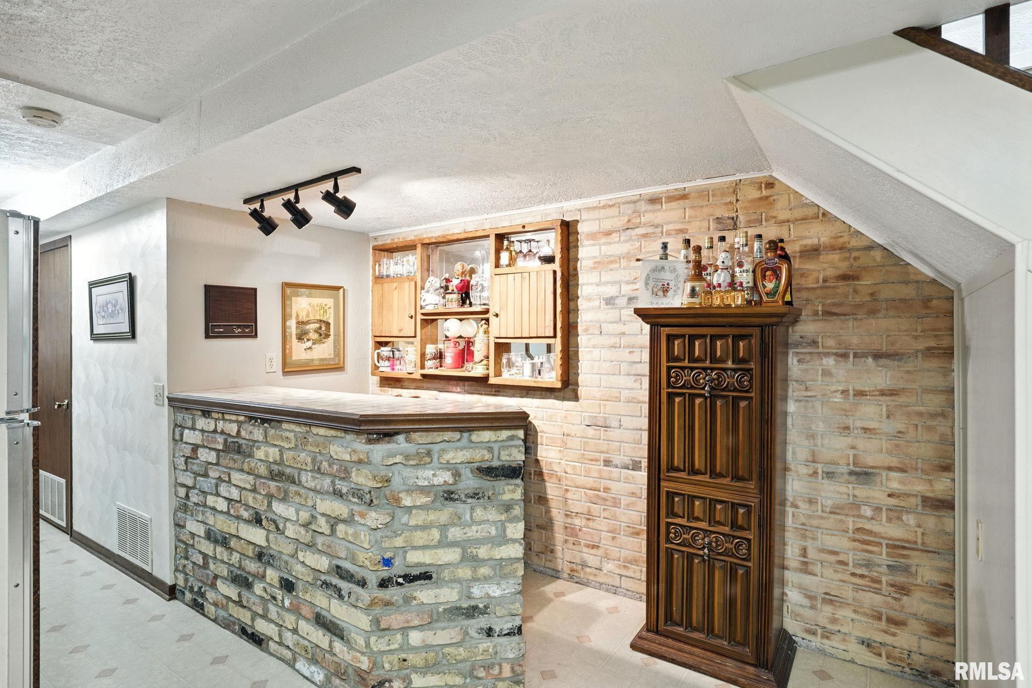 606 12th Avenue Hampton, IL 61256 - Photo 24 of 32