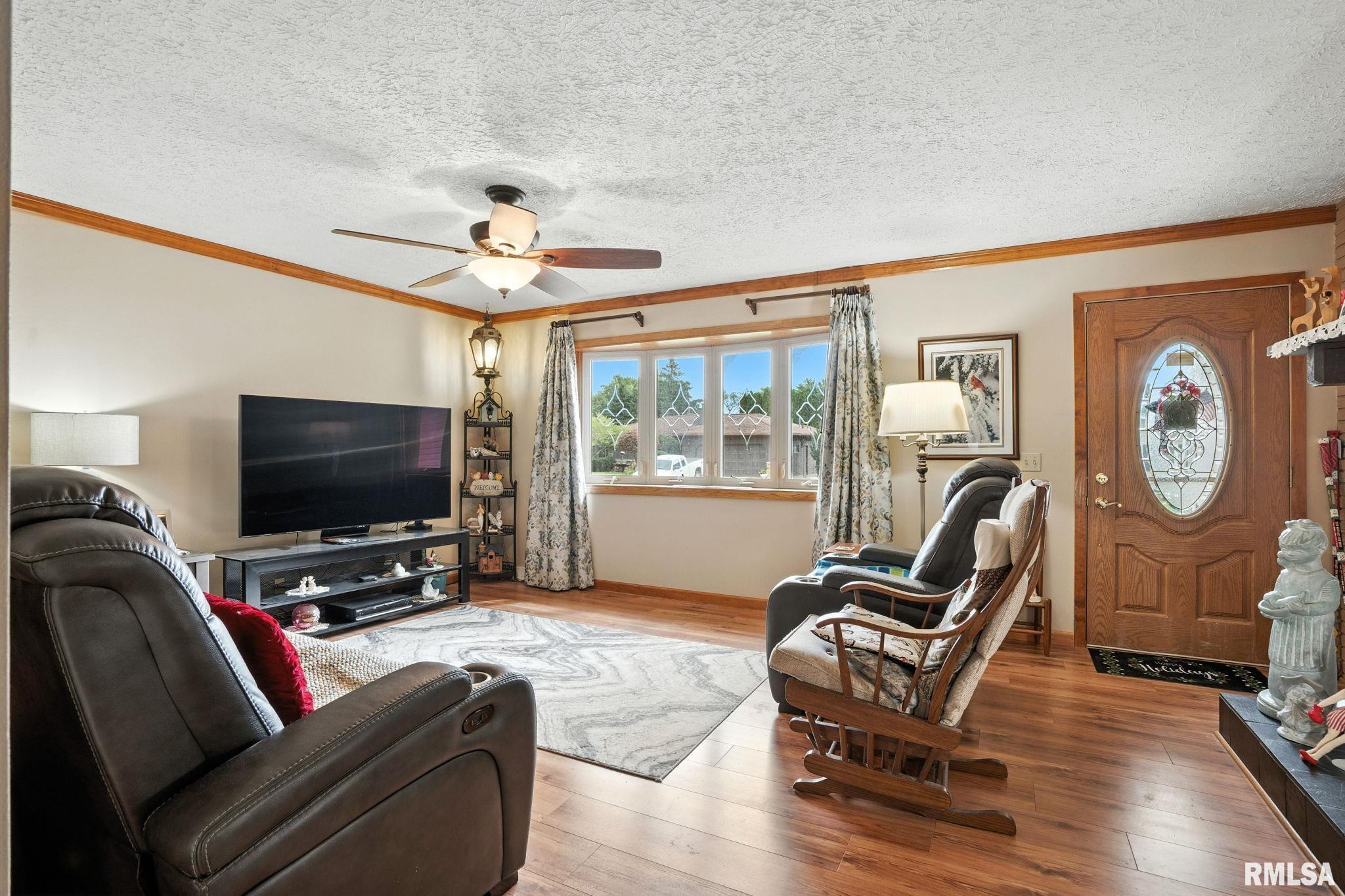 606 12th Avenue Hampton, IL 61256 - Photo 3 of 32