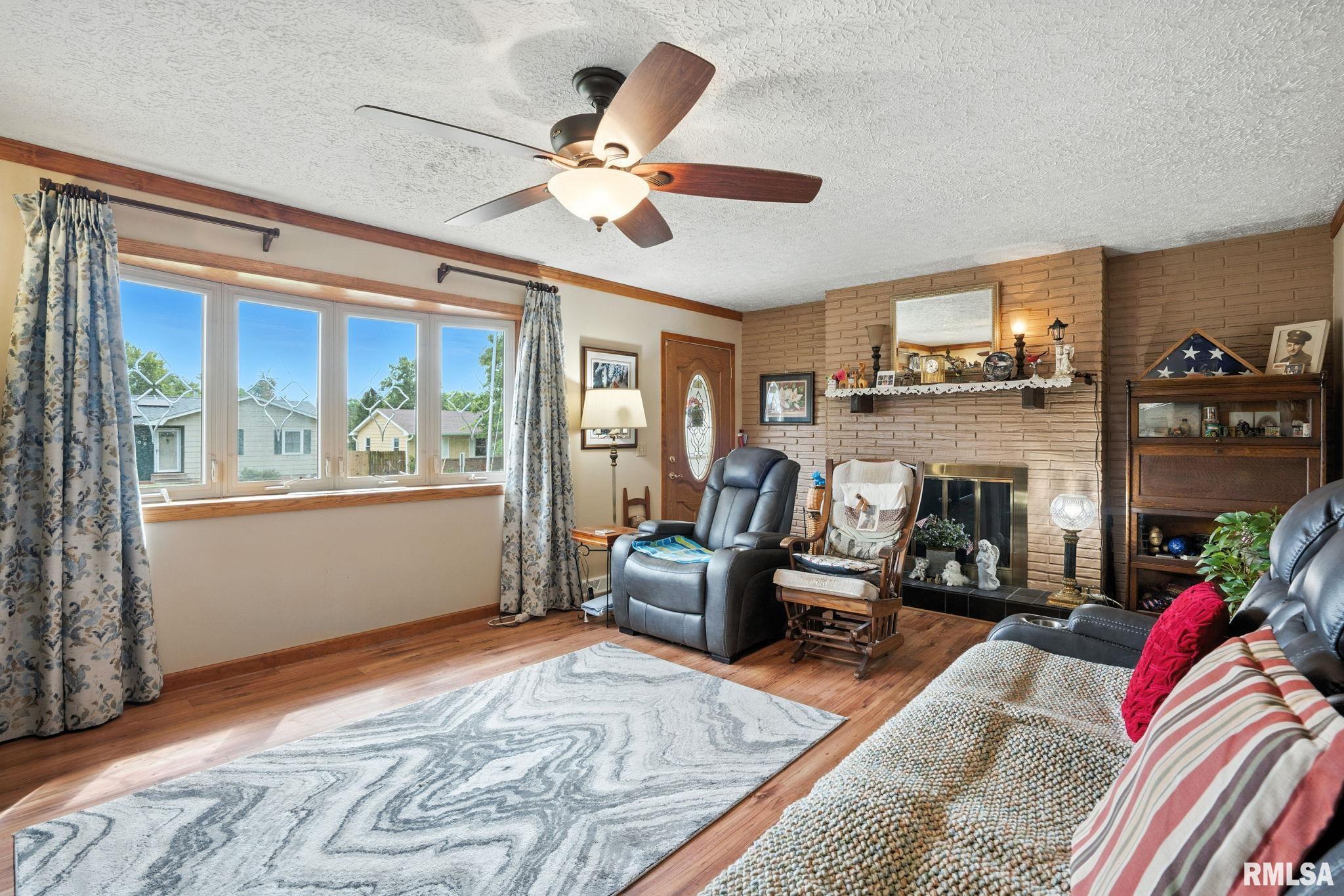 606 12th Avenue Hampton, IL 61256 - Photo 5 of 32