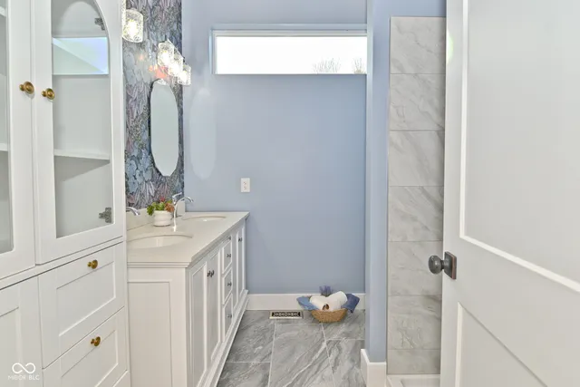 $375,000 | 605 East Main Street, Jamestown, IN 46147