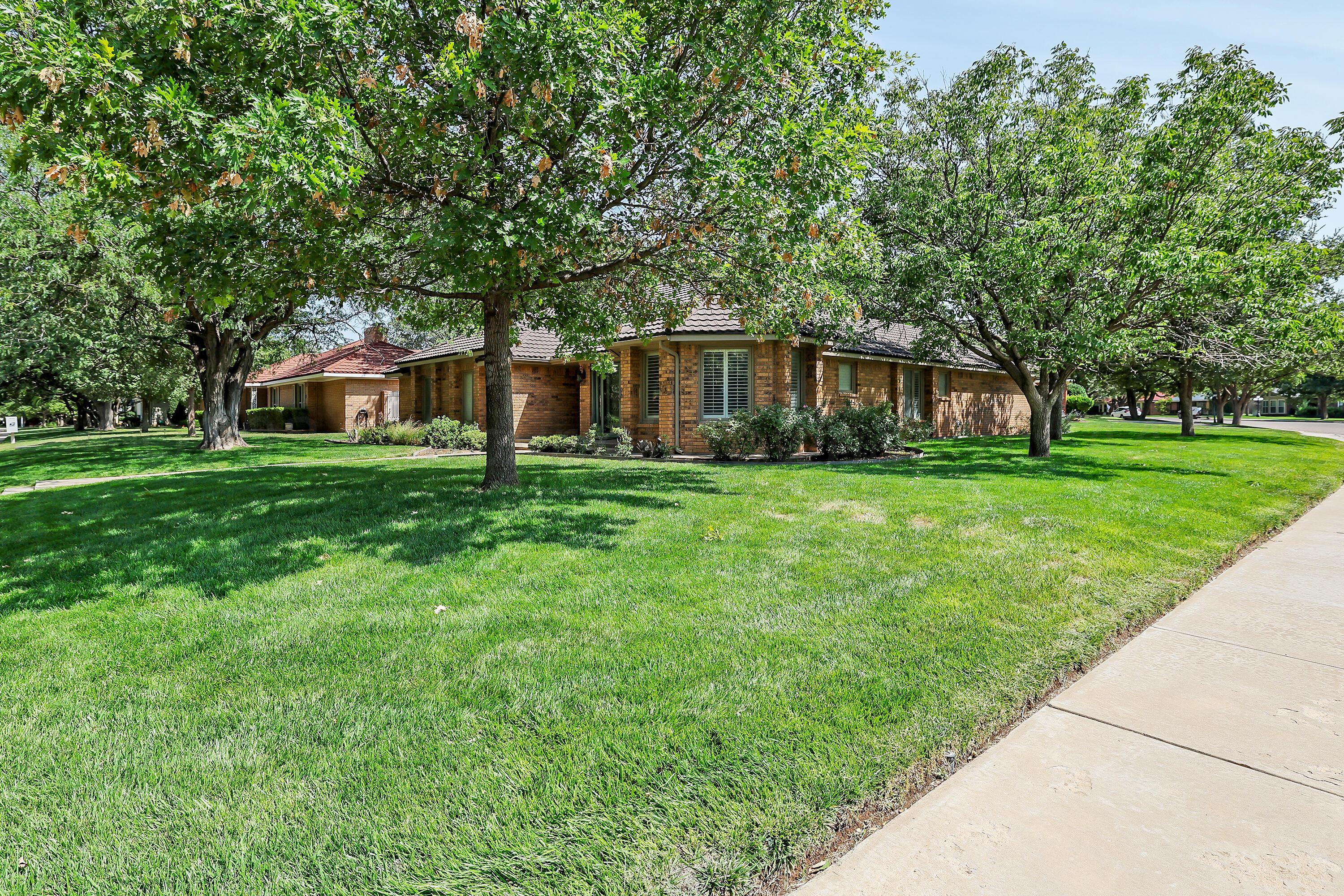 6819 Cloud Crest Drive Amarillo, TX 79124 - Photo 2 of 37 a front view of house with yard and green space