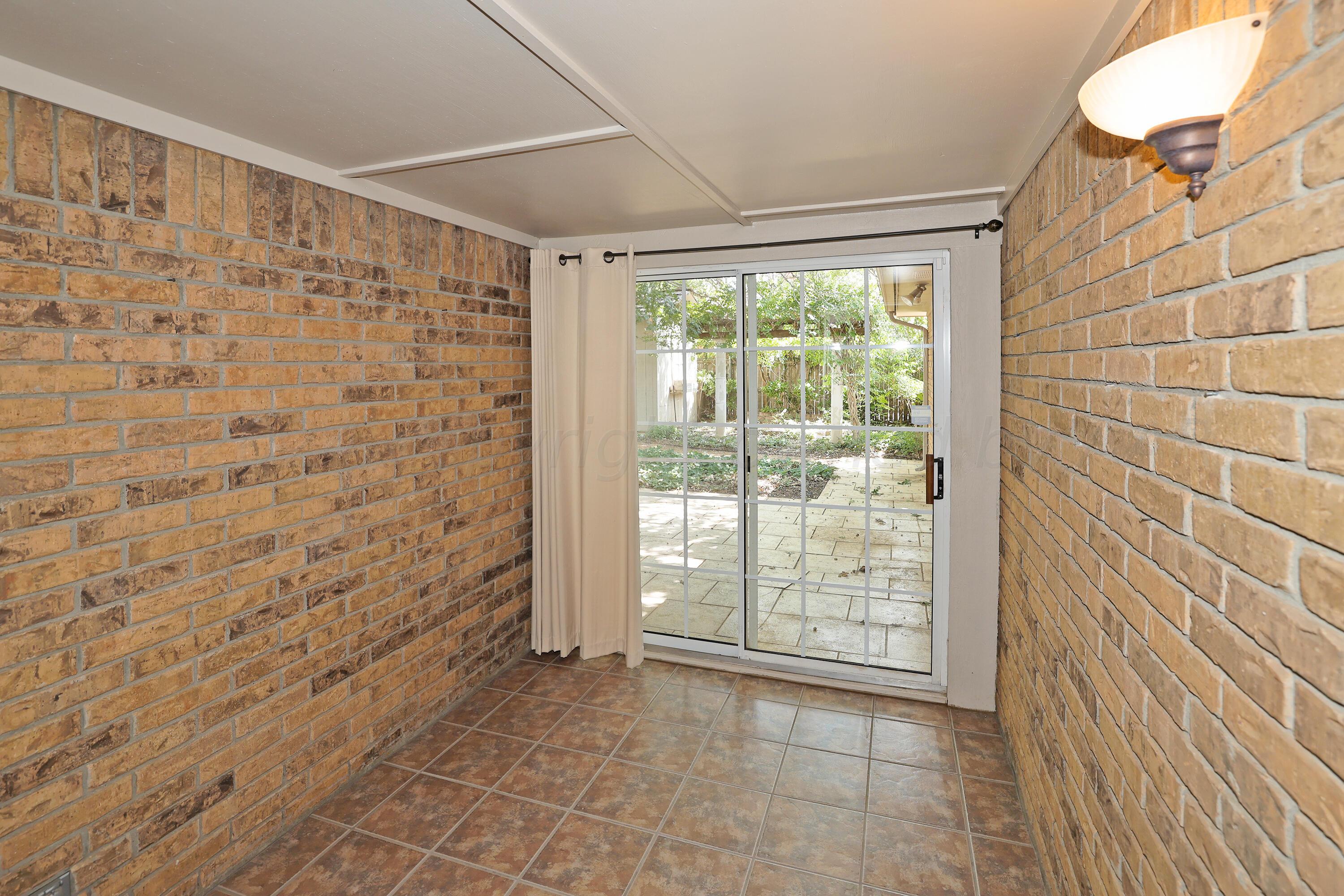 6819 Cloud Crest Drive Amarillo, TX 79124 - Photo 31 of 37 a view of empty room with windows