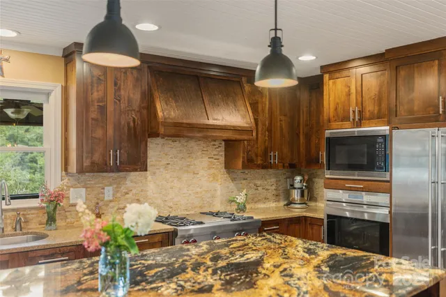 $890,000 | 3175 Clear Creek Road, Highlands, NC 28741