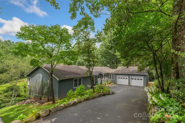 $890,000 | 3175 Clear Creek Road, Highlands, NC 28741