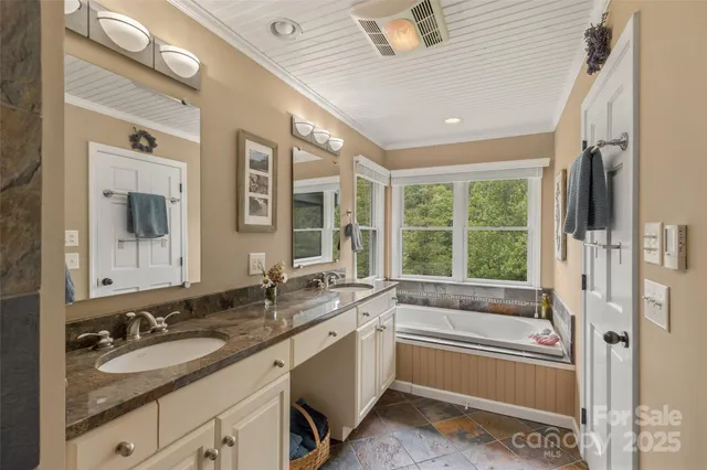 $890,000 | 3175 Clear Creek Road, Highlands, NC 28741