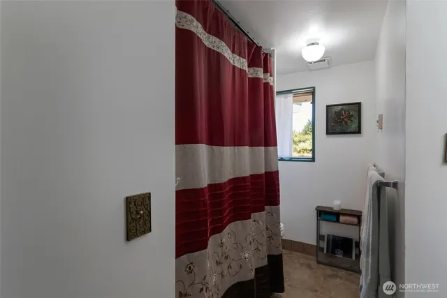 $490,000 | 967 Donald Avenue, Oak Harbor, WA 98277