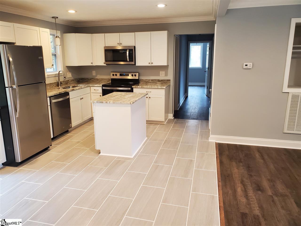 103 Bane Road Taylors, SC 29687 - Photo 2 of 13 Gallery Image 2