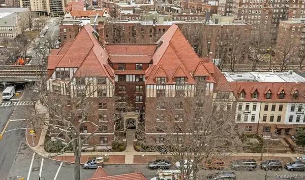 $350,000 | 150 Burns Street, Unit 1D | Forest Hills