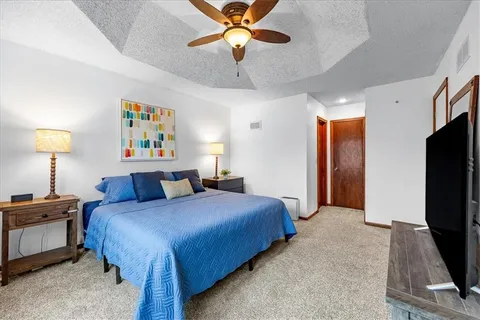 $374,000 | 7220 Park Street, Shawnee, KS 66216