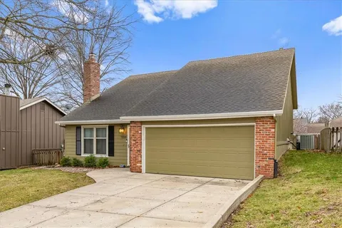 $374,000 | 7220 Park Street, Shawnee, KS 66216