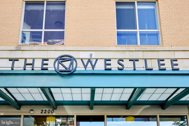 $2,600 | 2200 North Westmoreland Street, Unit 202, Arlington, VA 22213
