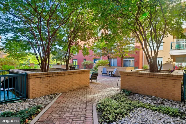 $2,600 | 2200 North Westmoreland Street, Unit 202, Arlington, VA 22213