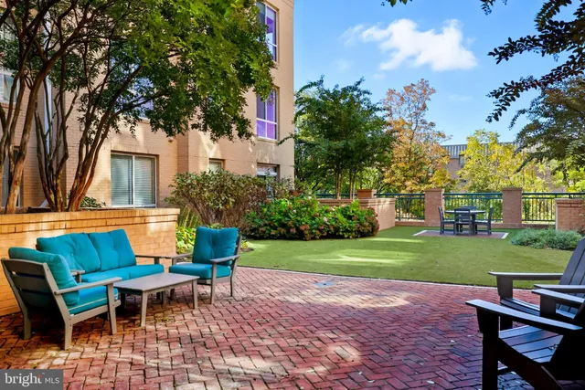 $2,600 | 2200 North Westmoreland Street, Unit 202, Arlington, VA 22213