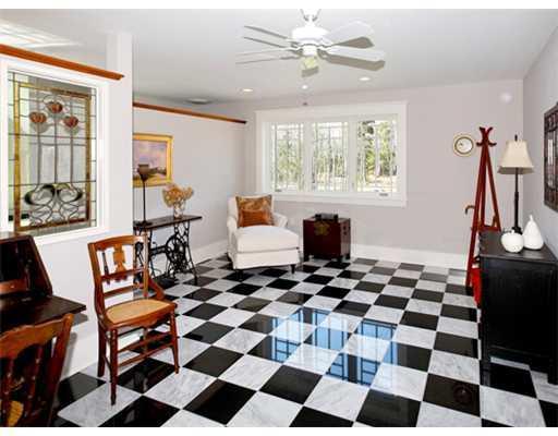40 Royall Road East Boothbay, ME 04544 - Photo 20 of 25 Bathroom. Bathroom suite includes a...