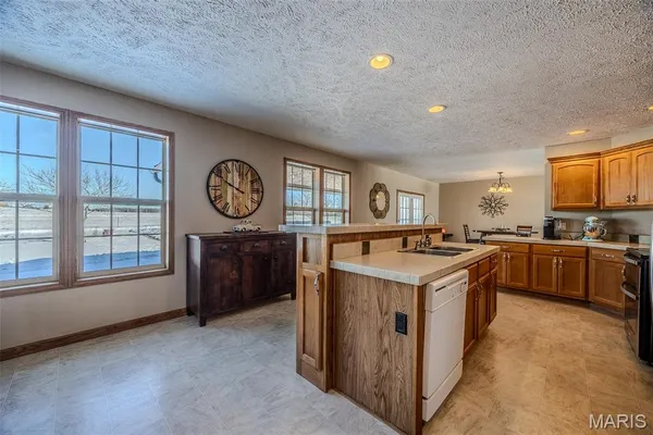 $479,000 | 6991 Ely Road, Hartville, MO 65667