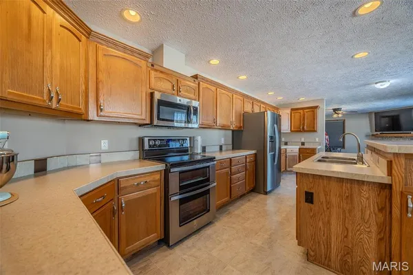$479,000 | 6991 Ely Road, Hartville, MO 65667