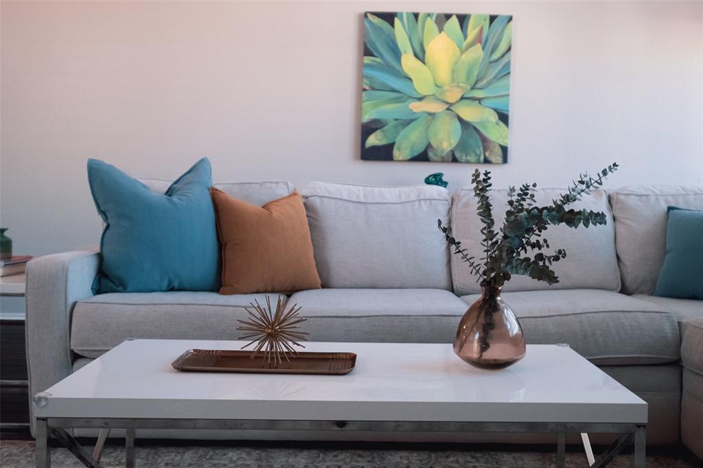 2513 Hunters Run Drive Plano, TX 75025 - Photo 6 of 36 a view of a living room with furniture and a potted plant