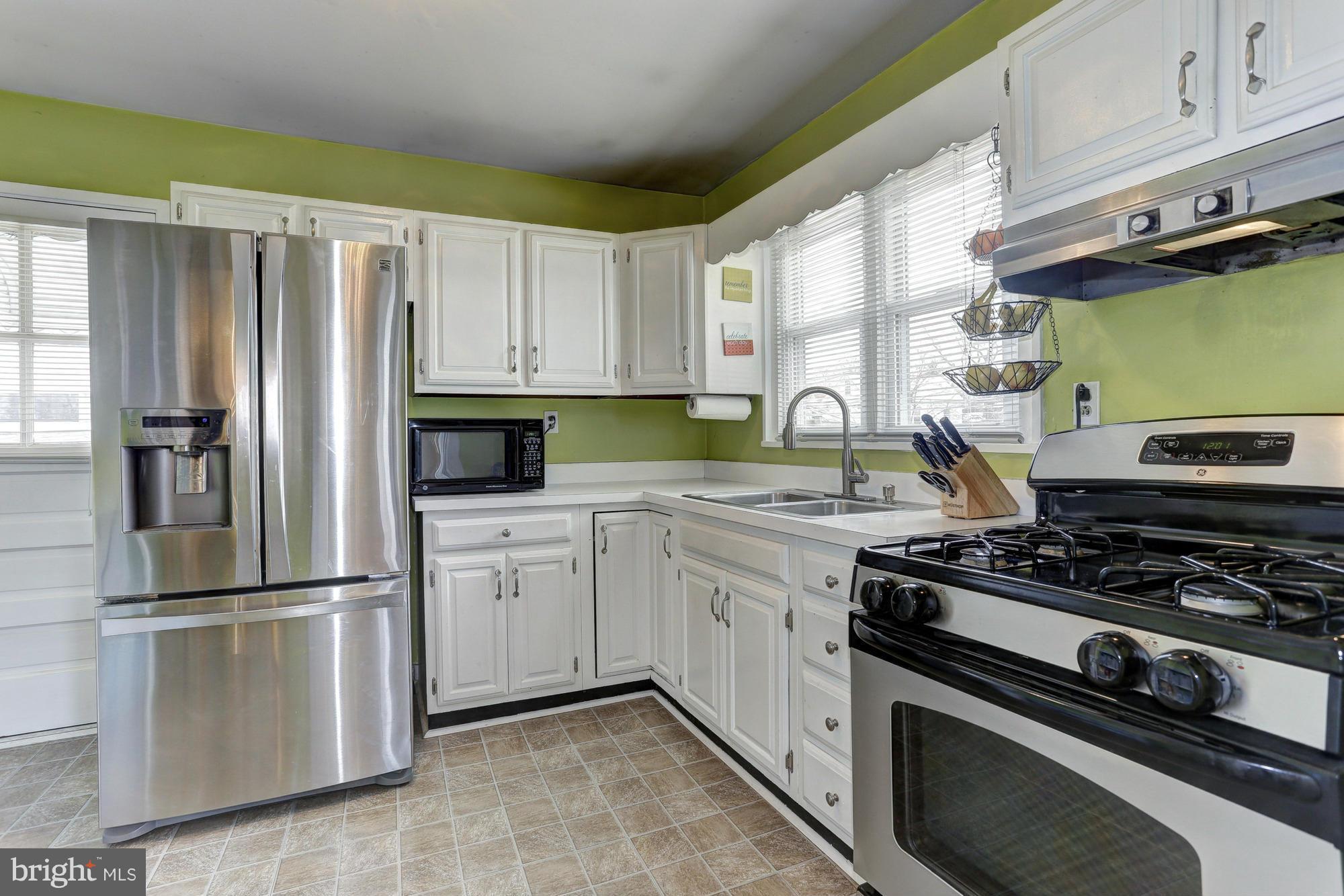 2615 Crabapple Road Baltimore, MD 21234 - Photo 8 of 19 Kitchen | Sleek Stainless Steel Appliances