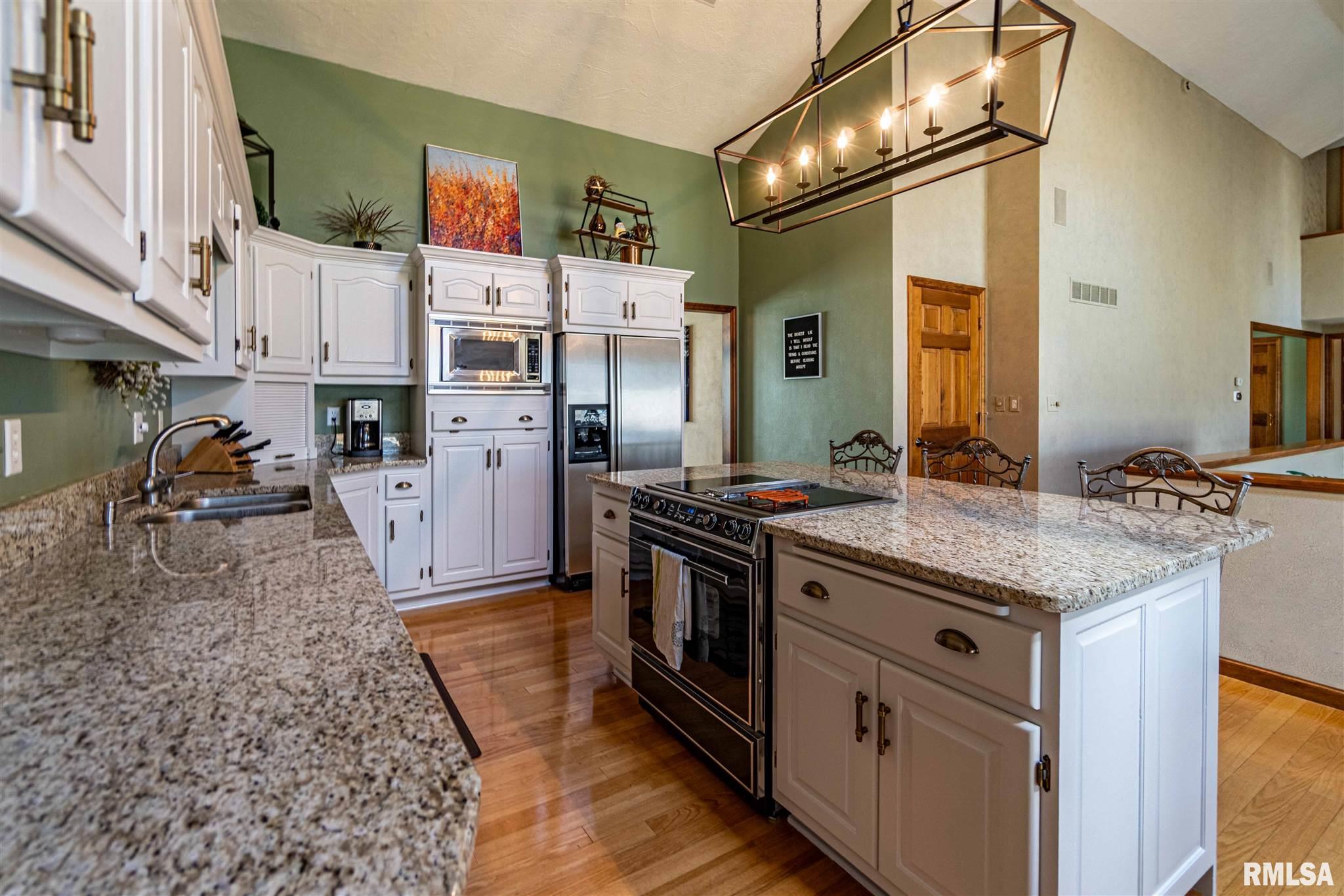 43 Waldheim Road Morton, IL 61550 - Photo 9 of 50 Gallery Image 9