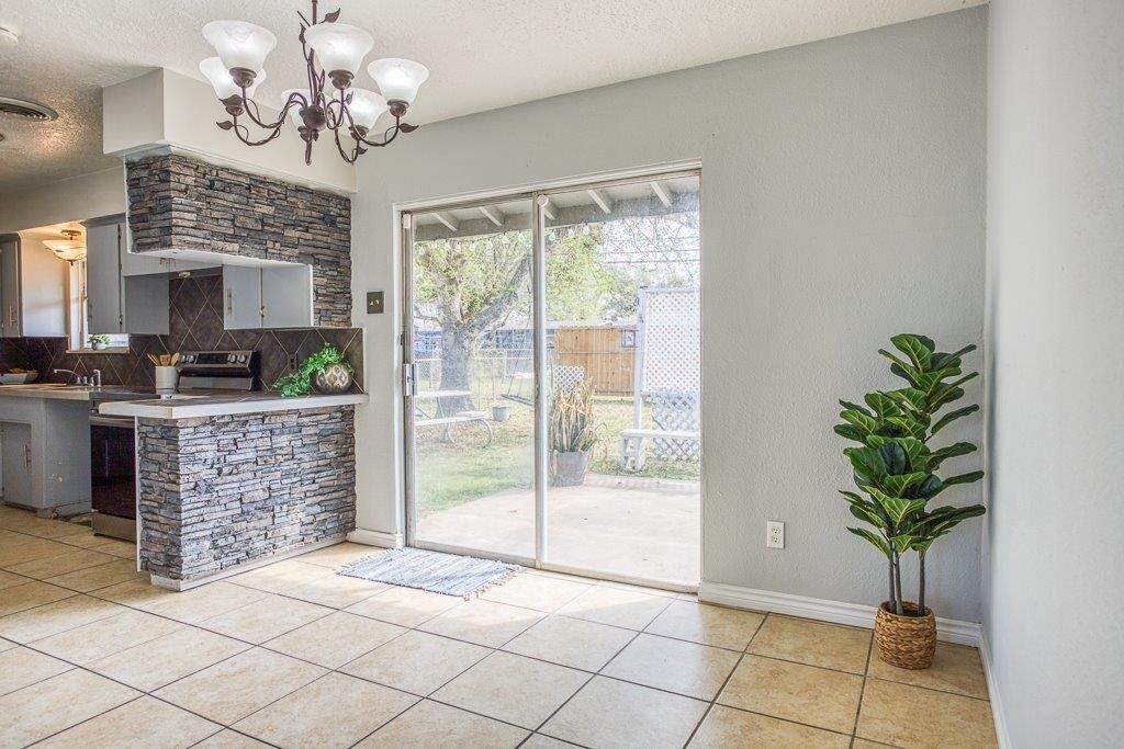 1410 Denver Street Portland, TX 78374 - Photo 7 of 25