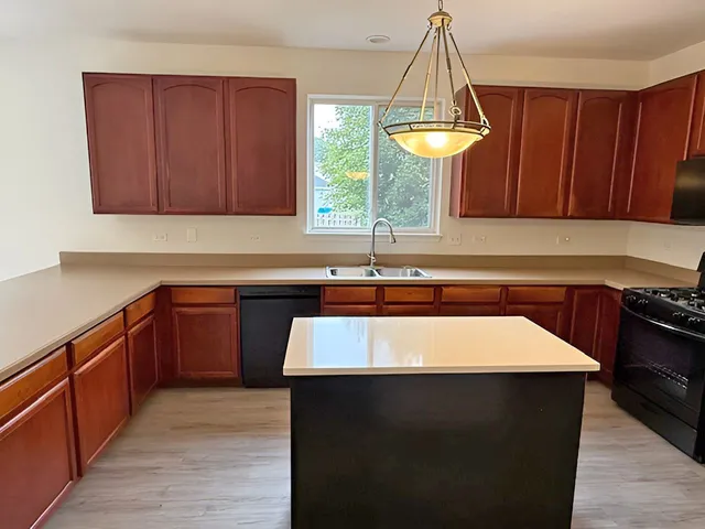 $439,900 | 782 Cameron Drive, Antioch, IL 60002