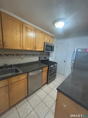 $2,000 | 163 Louisiana Avenue, Unit 163, Bridgeport, CT 06610