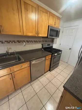 $2,000 | 163 Louisiana Avenue, Unit 163, Bridgeport, CT 06610