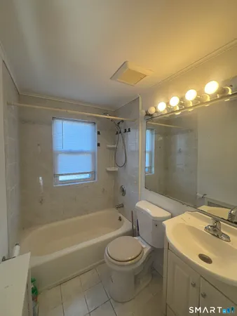 $2,000 | 163 Louisiana Avenue, Unit 163, Bridgeport, CT 06610