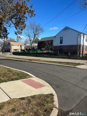 $2,000 | 163 Louisiana Avenue, Unit 163, Bridgeport, CT 06610