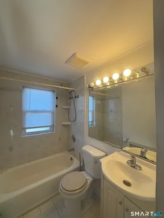 $2,100 | 163 Louisiana Avenue, Unit 163, Bridgeport, CT 06610