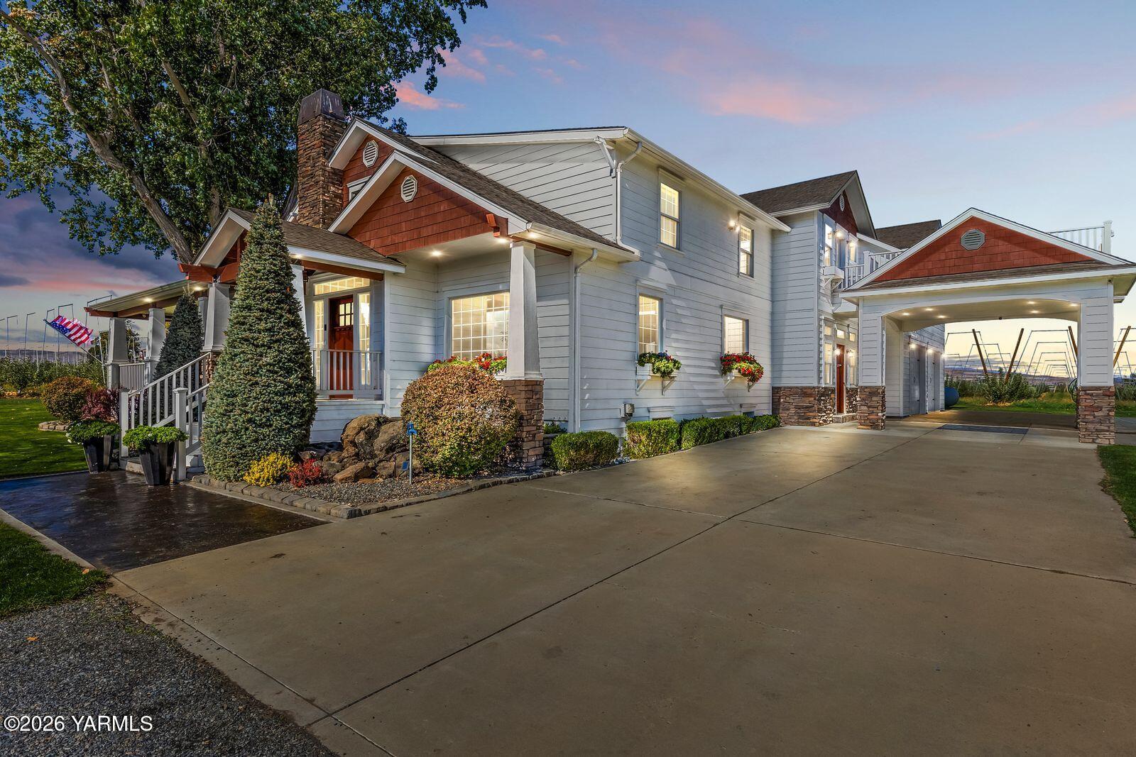 2581 South Borton Road Yakima, WA 98903 - Photo 2 of 20 2