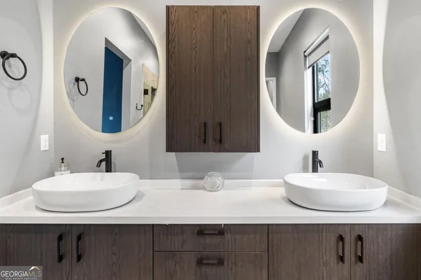 $1,100,000 | 23 Lake Trail West, Unit 10, Hiawassee, GA 30546