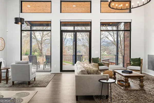 $1,100,000 | 23 Lake Trail West, Unit 10, Hiawassee, GA 30546