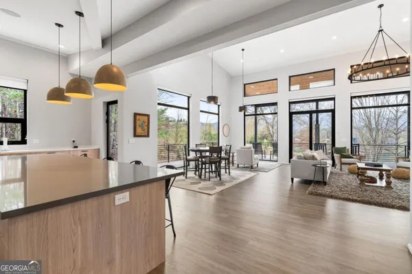 $1,100,000 | 23 Lake Trail West, Unit 10, Hiawassee, GA 30546