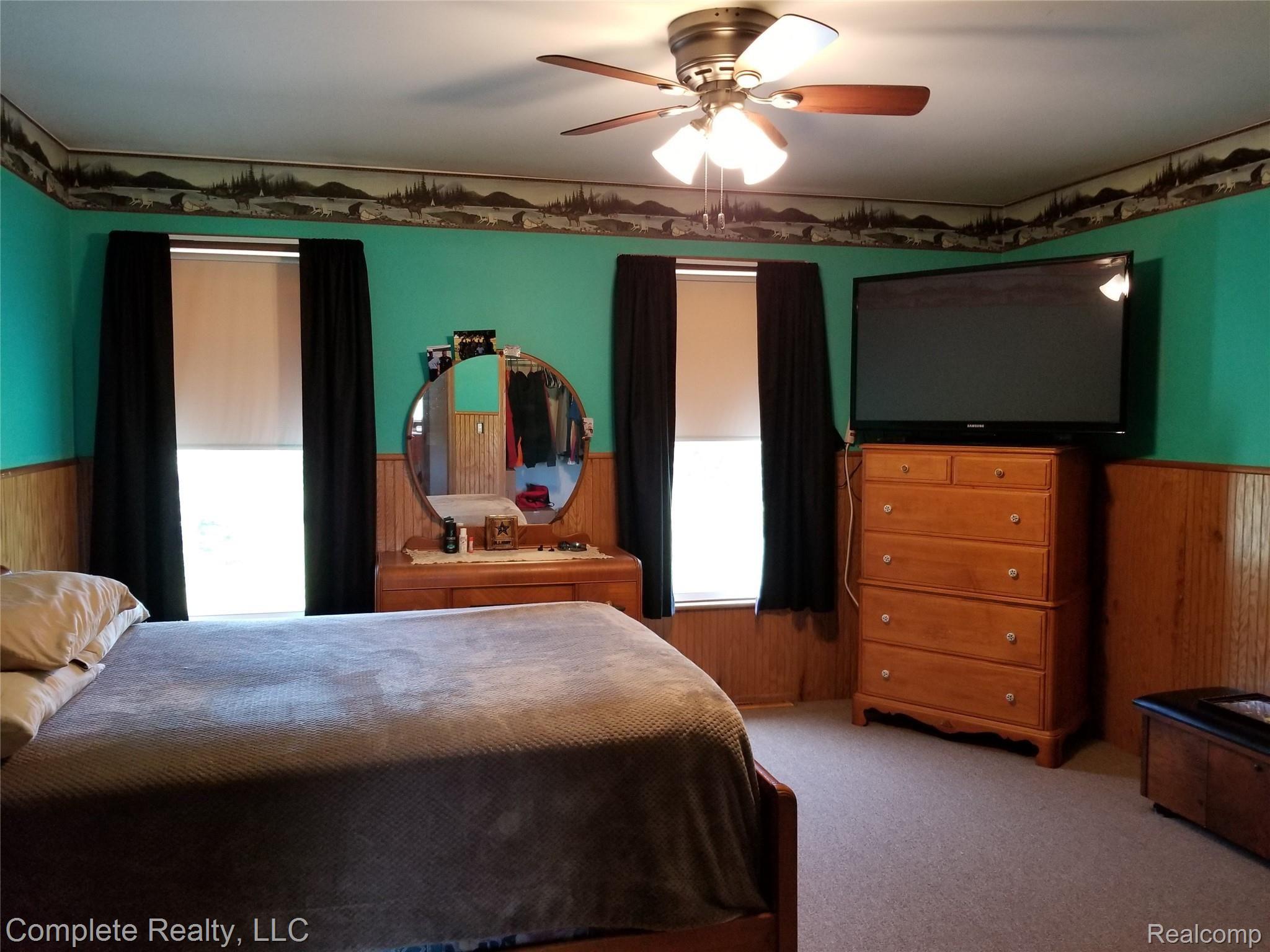 4145 North Center Road Flint, MI 48506 - Photo 45 of 61 20200601_142638.jpg