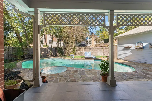 $4,950 | 11 Hornsilver Place, The Woodlands, TX 77381