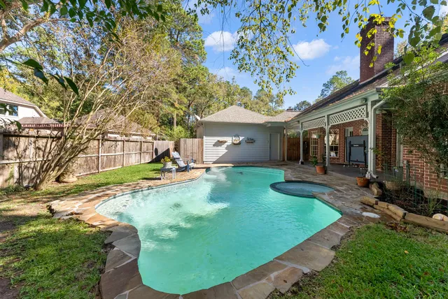 $4,950 | 11 Hornsilver Place, The Woodlands, TX 77381